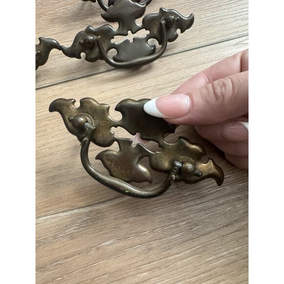 Vintage Brass Drawer Pulls Victorian Gold Batwing Chippendale Bail Pull Set 12 - Picture 5 of 9